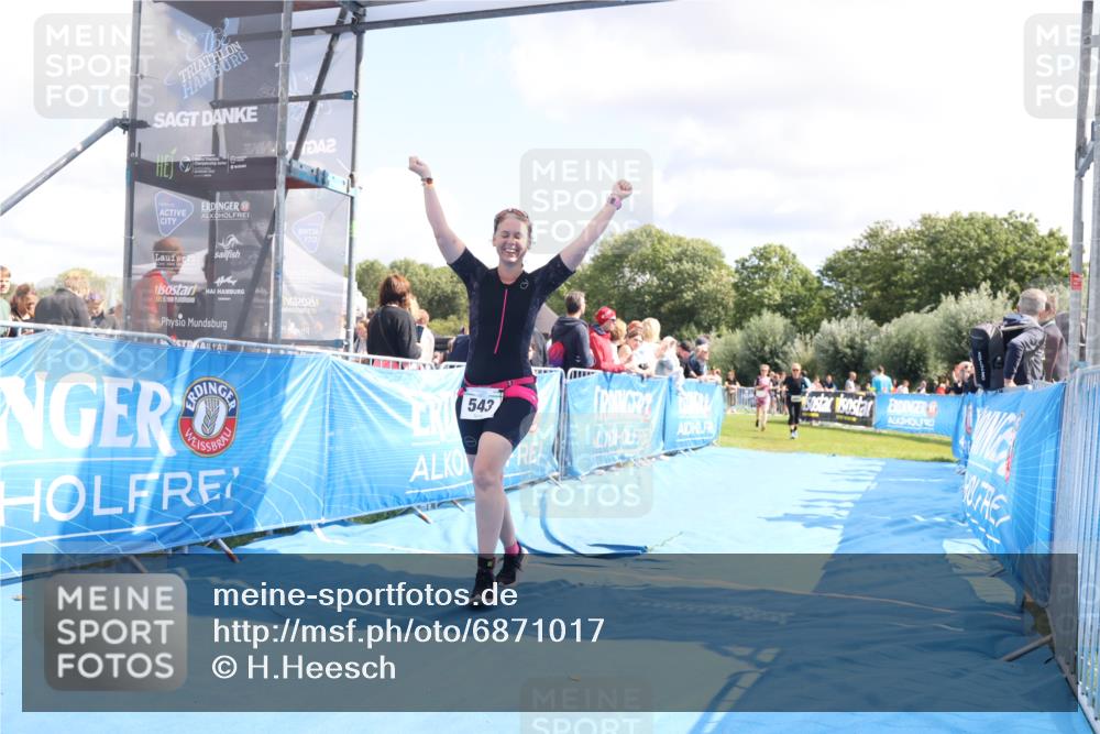 25.08.2024 - Elbe Triathlon Hamburg H.Heesch http://msf.ph/oto/6871017 25.08.2024 11:58:49 Ziel 517, 543, 1501, 1591, 1714 meine-sportfotos.de