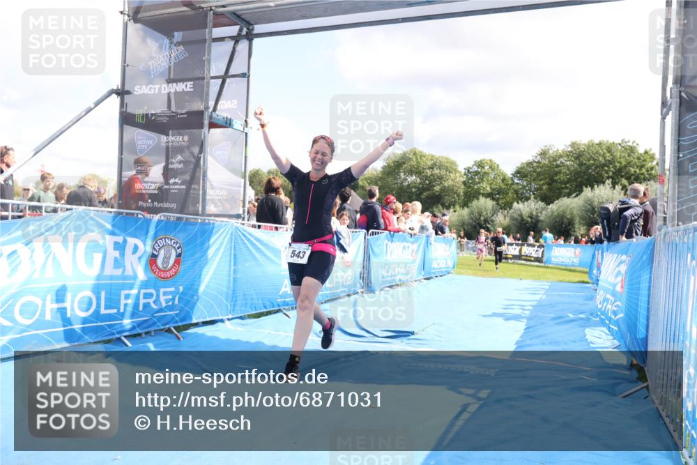 25.08.2024 - Elbe Triathlon Hamburg H.Heesch http://msf.ph/oto/6871031 25.08.2024 11:58:49 Ziel 517, 543, 1501, 1591, 1714 meine-sportfotos.de