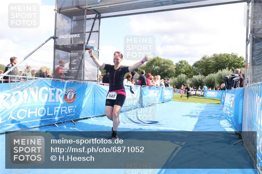 25.08.2024 - Elbe Triathlon Hamburg H.Heesch http://msf.ph/oto/6871052 25.08.2024 11:58:50 Ziel 517, 543, 1501, 1591, 1714 meine-sportfotos.de
