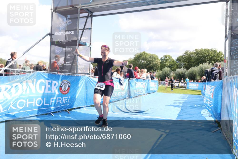 25.08.2024 - Elbe Triathlon Hamburg H.Heesch http://msf.ph/oto/6871060 25.08.2024 11:58:50 Ziel 517, 543, 1501, 1591, 1714 meine-sportfotos.de