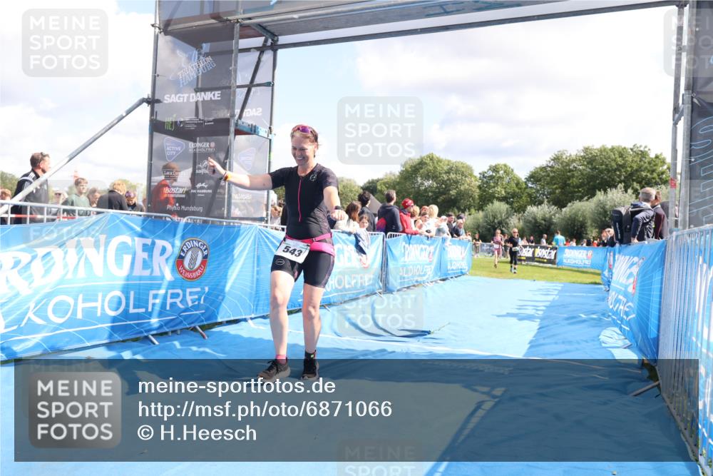 25.08.2024 - Elbe Triathlon Hamburg H.Heesch http://msf.ph/oto/6871066 25.08.2024 11:58:50 Ziel 517, 543, 1501, 1591, 1714 meine-sportfotos.de