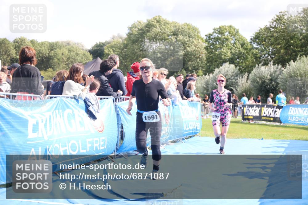 25.08.2024 - Elbe Triathlon Hamburg H.Heesch http://msf.ph/oto/6871087 25.08.2024 11:58:54 Ziel 543, 1501, 1591, 1714 meine-sportfotos.de