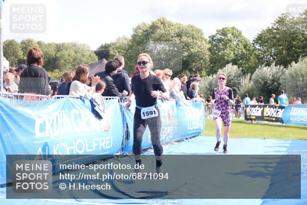 25.08.2024 - Elbe Triathlon Hamburg H.Heesch http://msf.ph/oto/6871094 25.08.2024 11:58:54 Ziel 543, 1501, 1591, 1714 meine-sportfotos.de