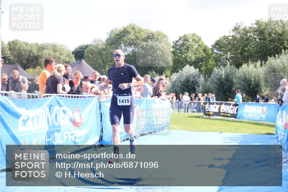 25.08.2024 - Elbe Triathlon Hamburg H.Heesch http://msf.ph/oto/6871096 25.08.2024 11:36:16 Ziel 530, 1415 meine-sportfotos.de