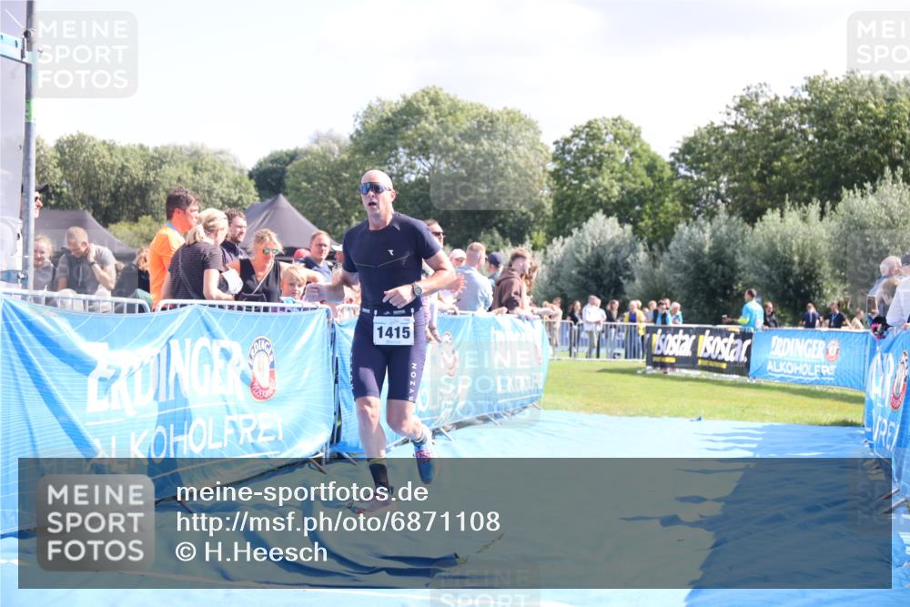 25.08.2024 - Elbe Triathlon Hamburg H.Heesch http://msf.ph/oto/6871108 25.08.2024 11:36:16 Ziel 530, 1415 meine-sportfotos.de