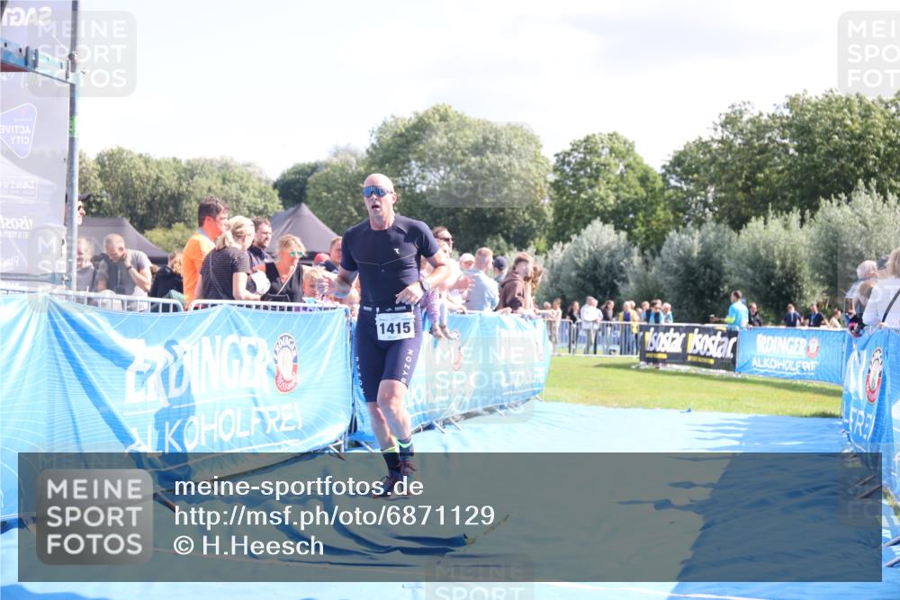 25.08.2024 - Elbe Triathlon Hamburg H.Heesch http://msf.ph/oto/6871129 25.08.2024 11:36:16 Ziel 530, 1415 meine-sportfotos.de