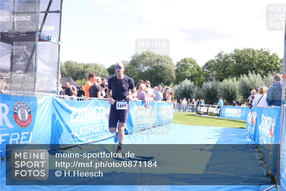 25.08.2024 - Elbe Triathlon Hamburg H.Heesch http://msf.ph/oto/6871184 25.08.2024 11:36:17 Ziel 530, 1415 meine-sportfotos.de
