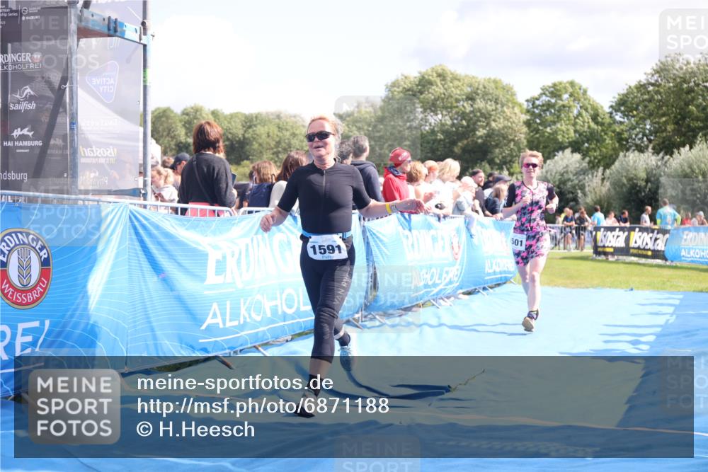25.08.2024 - Elbe Triathlon Hamburg H.Heesch http://msf.ph/oto/6871188 25.08.2024 11:58:54 Ziel 543, 1501, 1591, 1714 meine-sportfotos.de
