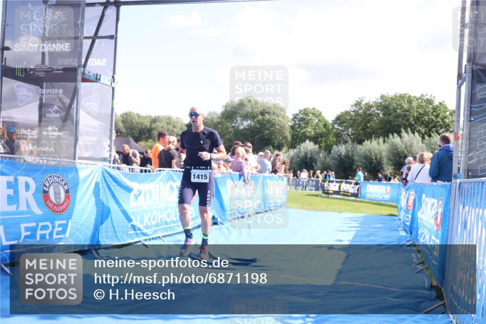 25.08.2024 - Elbe Triathlon Hamburg H.Heesch http://msf.ph/oto/6871198 25.08.2024 11:36:17 Ziel 530, 1415 meine-sportfotos.de