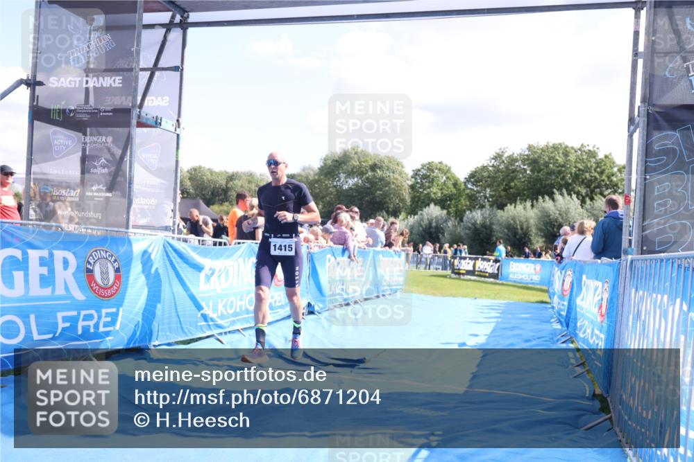 25.08.2024 - Elbe Triathlon Hamburg H.Heesch http://msf.ph/oto/6871204 25.08.2024 11:36:17 Ziel 530, 1415 meine-sportfotos.de