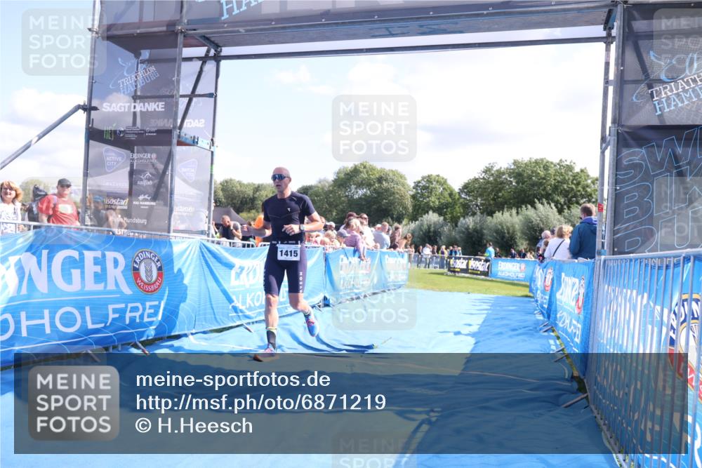 25.08.2024 - Elbe Triathlon Hamburg H.Heesch http://msf.ph/oto/6871219 25.08.2024 11:36:17 Ziel 530, 1415 meine-sportfotos.de