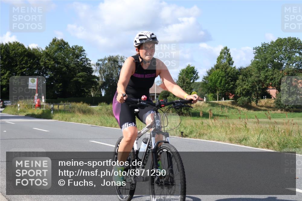 25.08.2024 - Elbe Triathlon Hamburg Fuchs,  Jonas http://msf.ph/oto/6871250 25.08.2024 11:12:44 Radfahren 1563, 1672, 1595, 1590, 1554, 1576, 1512, 1550, 1493 meine-sportfotos.de