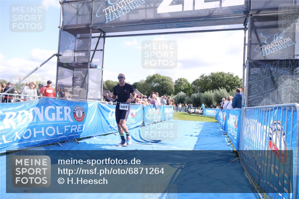 25.08.2024 - Elbe Triathlon Hamburg H.Heesch http://msf.ph/oto/6871264 25.08.2024 11:36:17 Ziel 530, 1415 meine-sportfotos.de