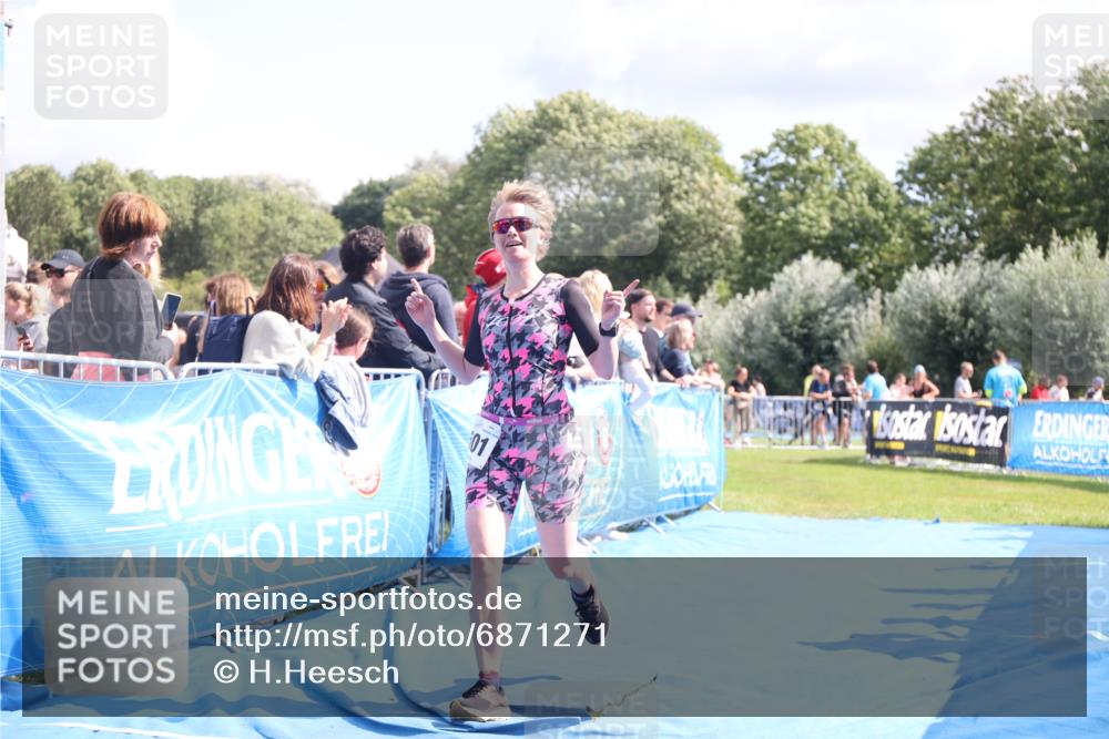 25.08.2024 - Elbe Triathlon Hamburg H.Heesch http://msf.ph/oto/6871271 25.08.2024 11:58:56 Ziel 543, 1501, 1591 meine-sportfotos.de