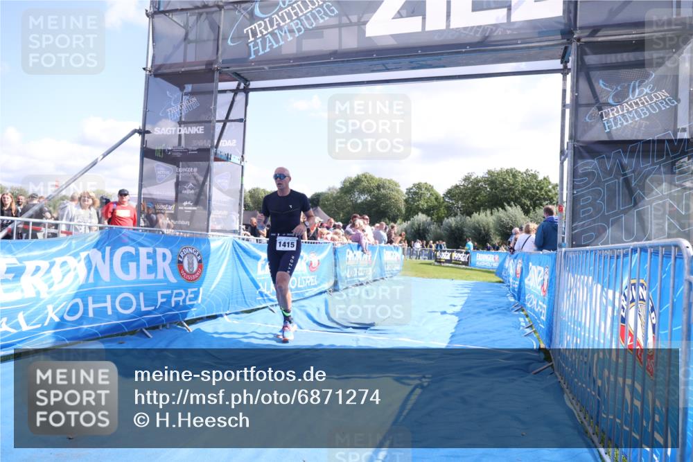 25.08.2024 - Elbe Triathlon Hamburg H.Heesch http://msf.ph/oto/6871274 25.08.2024 11:36:17 Ziel 530, 1415 meine-sportfotos.de