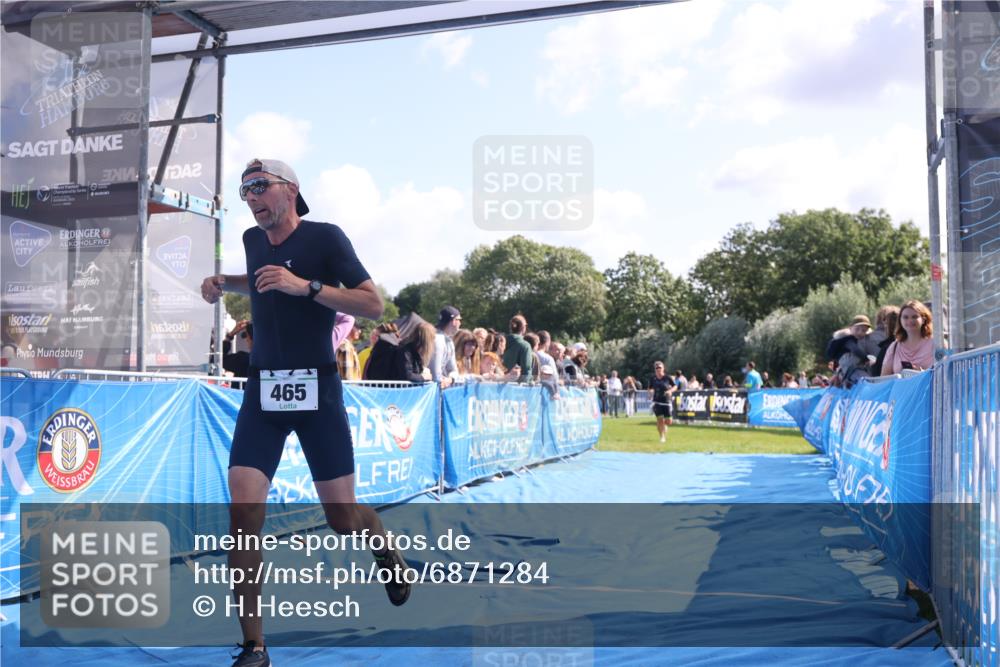 25.08.2024 - Elbe Triathlon Hamburg H.Heesch http://msf.ph/oto/6871284 25.08.2024 11:09:03 Ziel 142, 199, 465, 594, 609 meine-sportfotos.de