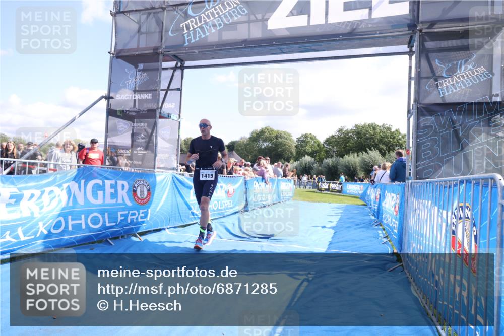 25.08.2024 - Elbe Triathlon Hamburg H.Heesch http://msf.ph/oto/6871285 25.08.2024 11:36:17 Ziel 530, 1415 meine-sportfotos.de