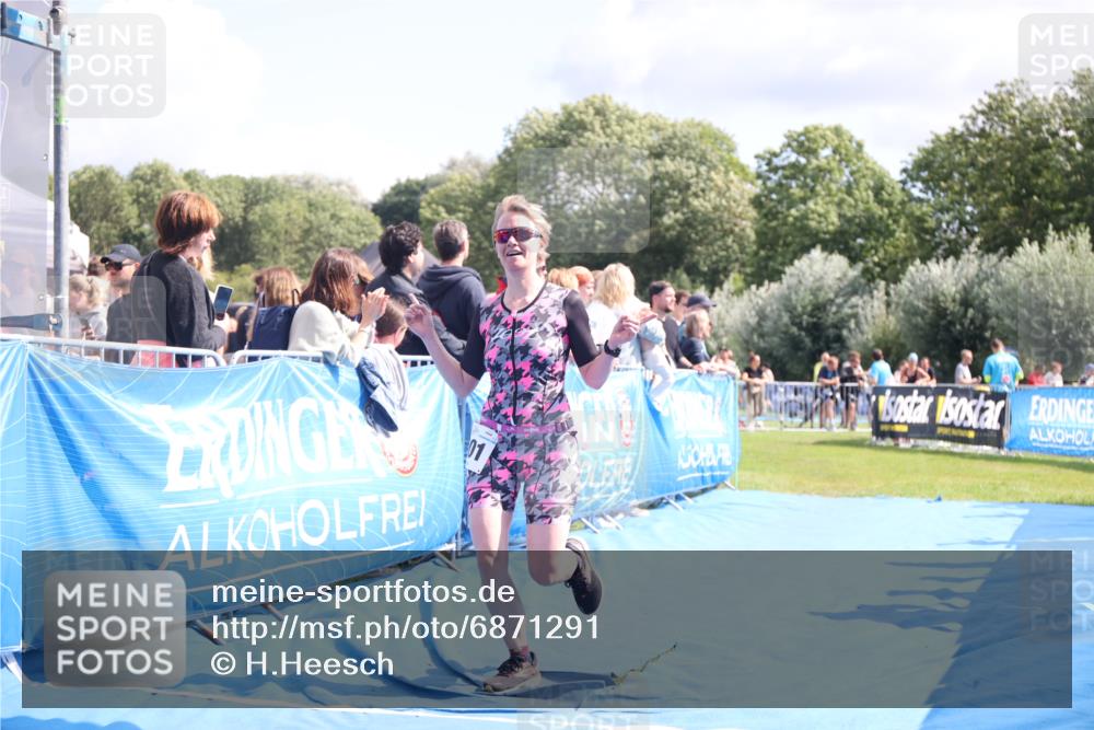 25.08.2024 - Elbe Triathlon Hamburg H.Heesch http://msf.ph/oto/6871291 25.08.2024 11:58:56 Ziel 543, 1501, 1591 meine-sportfotos.de