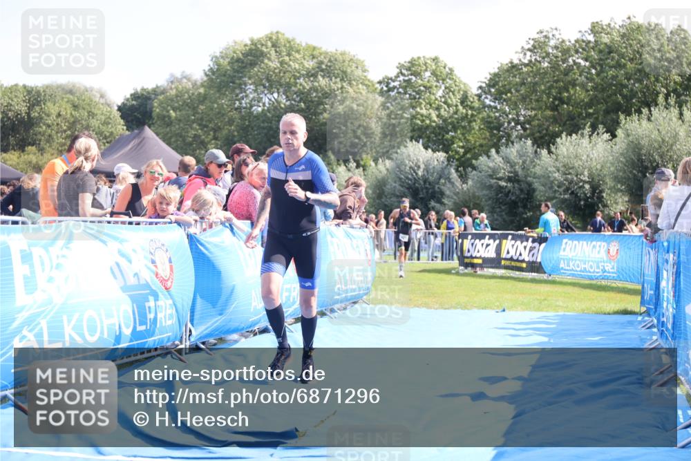 25.08.2024 - Elbe Triathlon Hamburg H.Heesch http://msf.ph/oto/6871296 25.08.2024 11:36:33 Ziel 423, 1430 meine-sportfotos.de
