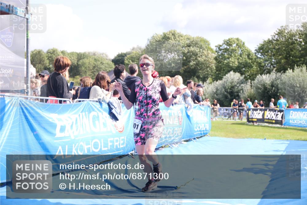 25.08.2024 - Elbe Triathlon Hamburg H.Heesch http://msf.ph/oto/6871300 25.08.2024 11:58:56 Ziel 543, 1501, 1591 meine-sportfotos.de