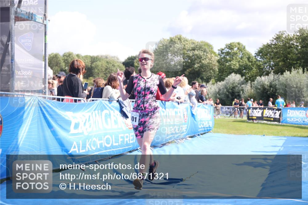 25.08.2024 - Elbe Triathlon Hamburg H.Heesch http://msf.ph/oto/6871321 25.08.2024 11:58:56 Ziel 543, 1501, 1591 meine-sportfotos.de