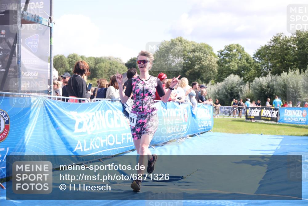 25.08.2024 - Elbe Triathlon Hamburg H.Heesch http://msf.ph/oto/6871326 25.08.2024 11:58:56 Ziel 543, 1501, 1591 meine-sportfotos.de
