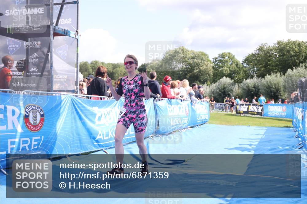 25.08.2024 - Elbe Triathlon Hamburg H.Heesch http://msf.ph/oto/6871359 25.08.2024 11:58:56 Ziel 543, 1501, 1591 meine-sportfotos.de