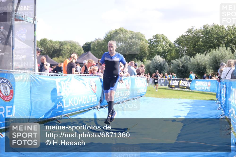 25.08.2024 - Elbe Triathlon Hamburg H.Heesch http://msf.ph/oto/6871360 25.08.2024 11:36:33 Ziel 423, 1430 meine-sportfotos.de