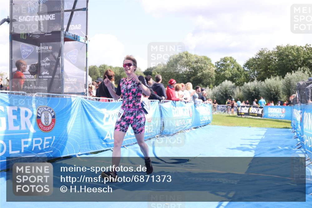 25.08.2024 - Elbe Triathlon Hamburg H.Heesch http://msf.ph/oto/6871373 25.08.2024 11:58:56 Ziel 543, 1501, 1591 meine-sportfotos.de