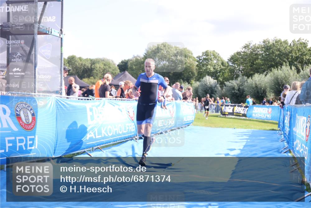 25.08.2024 - Elbe Triathlon Hamburg H.Heesch http://msf.ph/oto/6871374 25.08.2024 11:36:33 Ziel 423, 1430 meine-sportfotos.de
