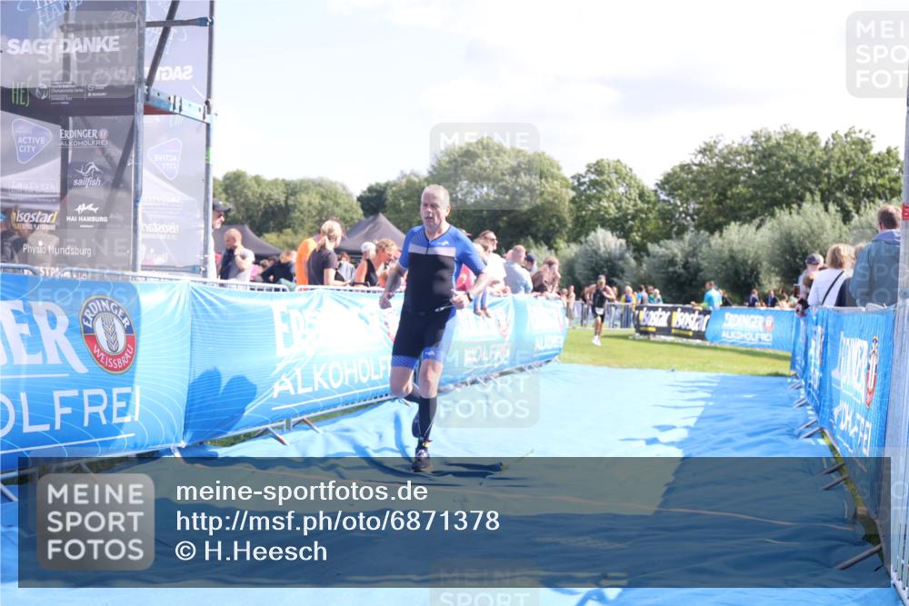 25.08.2024 - Elbe Triathlon Hamburg H.Heesch http://msf.ph/oto/6871378 25.08.2024 11:36:33 Ziel 423, 1430 meine-sportfotos.de