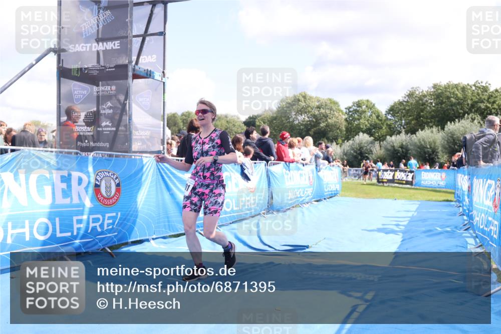 25.08.2024 - Elbe Triathlon Hamburg H.Heesch http://msf.ph/oto/6871395 25.08.2024 11:58:57 Ziel 1501, 1591 meine-sportfotos.de