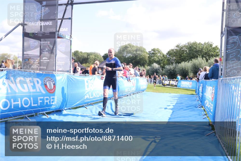 25.08.2024 - Elbe Triathlon Hamburg H.Heesch http://msf.ph/oto/6871400 25.08.2024 11:36:33 Ziel 423, 1430 meine-sportfotos.de