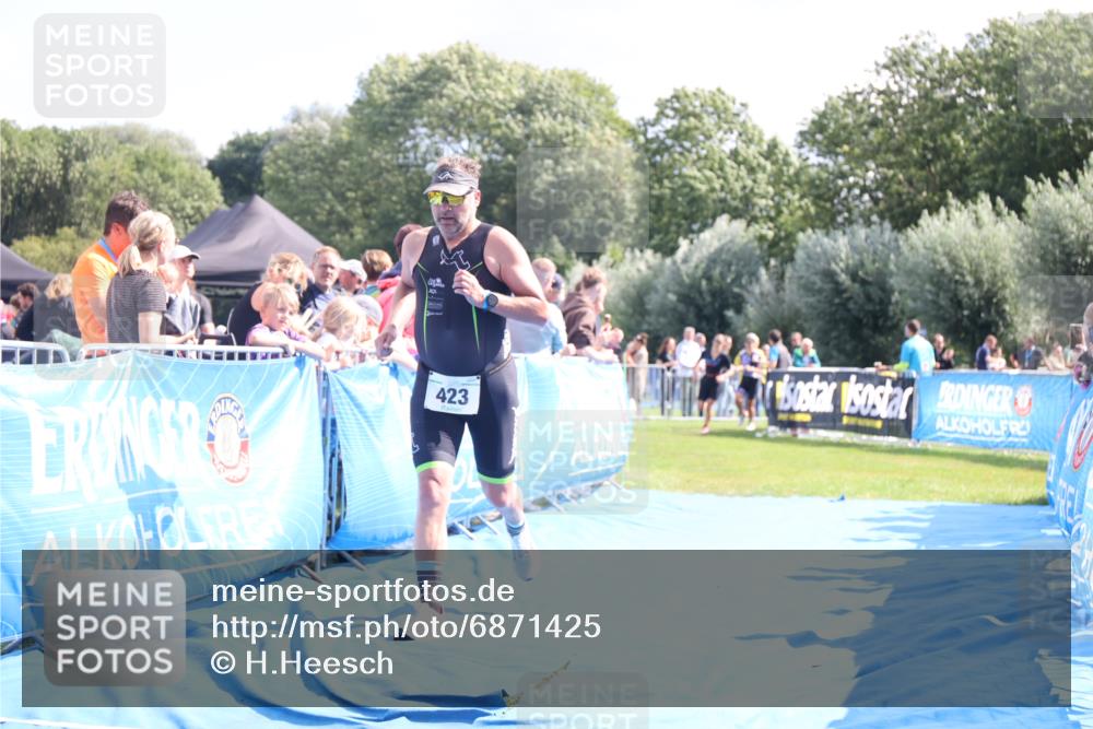25.08.2024 - Elbe Triathlon Hamburg H.Heesch http://msf.ph/oto/6871425 25.08.2024 11:36:38 Ziel 423, 498, 1430 meine-sportfotos.de