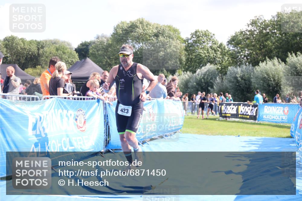 25.08.2024 - Elbe Triathlon Hamburg H.Heesch http://msf.ph/oto/6871450 25.08.2024 11:36:38 Ziel 423, 498, 1430 meine-sportfotos.de