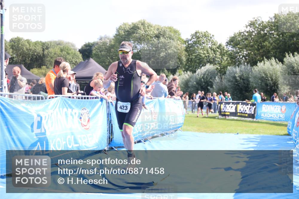 25.08.2024 - Elbe Triathlon Hamburg H.Heesch http://msf.ph/oto/6871458 25.08.2024 11:36:38 Ziel 423, 498, 1430 meine-sportfotos.de