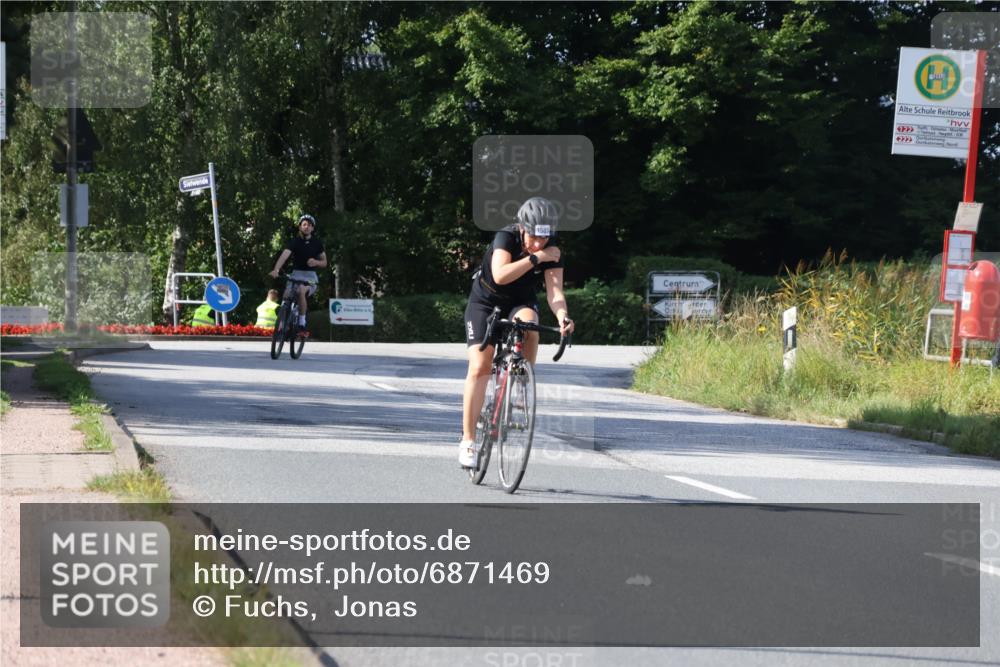 25.08.2024 - Elbe Triathlon Hamburg Fuchs,  Jonas http://msf.ph/oto/6871469 25.08.2024 11:13:22 Radfahren 1545, 1585 meine-sportfotos.de