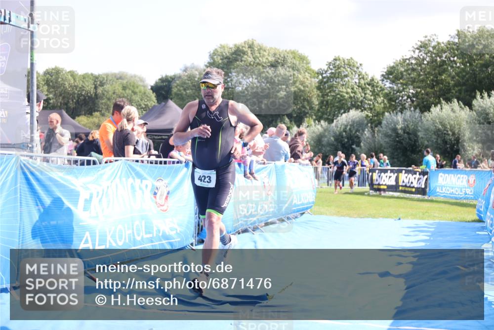 25.08.2024 - Elbe Triathlon Hamburg H.Heesch http://msf.ph/oto/6871476 25.08.2024 11:36:38 Ziel 423, 498, 1430 meine-sportfotos.de