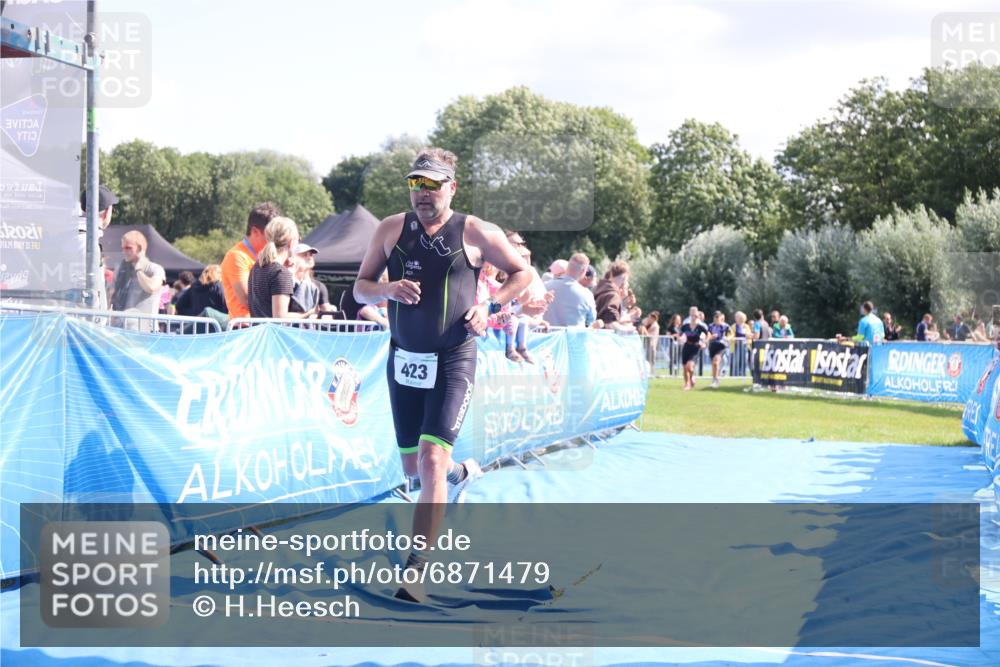 25.08.2024 - Elbe Triathlon Hamburg H.Heesch http://msf.ph/oto/6871479 25.08.2024 11:36:39 Ziel 423, 498, 1430 meine-sportfotos.de