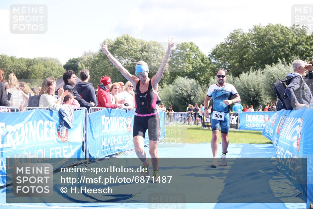25.08.2024 - Elbe Triathlon Hamburg H.Heesch http://msf.ph/oto/6871487 25.08.2024 11:59:06 Ziel 306, 478, 1572 meine-sportfotos.de