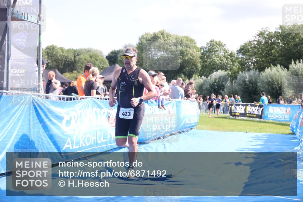 25.08.2024 - Elbe Triathlon Hamburg H.Heesch http://msf.ph/oto/6871492 25.08.2024 11:36:39 Ziel 423, 498, 1430 meine-sportfotos.de
