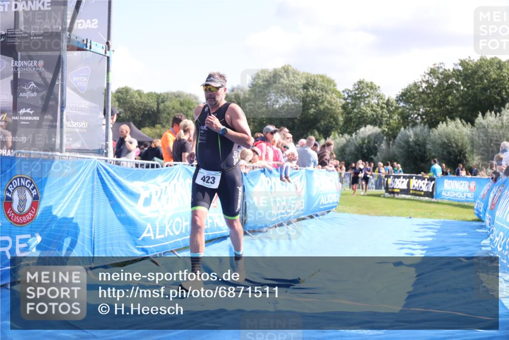 25.08.2024 - Elbe Triathlon Hamburg H.Heesch http://msf.ph/oto/6871511 25.08.2024 11:36:39 Ziel 423, 498, 1430 meine-sportfotos.de