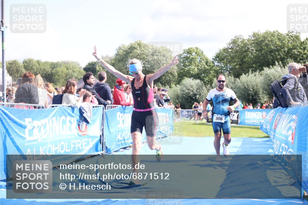 25.08.2024 - Elbe Triathlon Hamburg H.Heesch http://msf.ph/oto/6871512 25.08.2024 11:59:06 Ziel 306, 478, 1572 meine-sportfotos.de