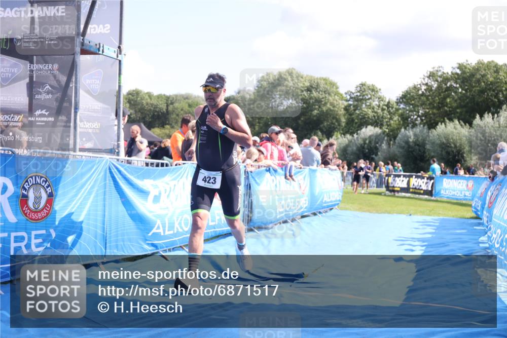 25.08.2024 - Elbe Triathlon Hamburg H.Heesch http://msf.ph/oto/6871517 25.08.2024 11:36:39 Ziel 423, 498, 1430 meine-sportfotos.de