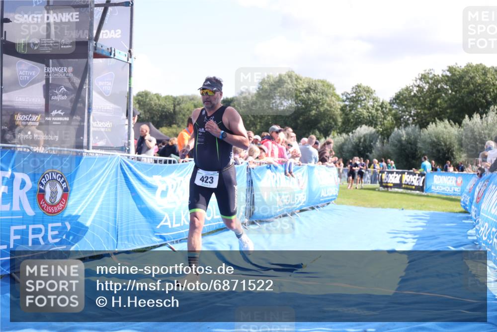 25.08.2024 - Elbe Triathlon Hamburg H.Heesch http://msf.ph/oto/6871522 25.08.2024 11:36:39 Ziel 423, 498, 1430 meine-sportfotos.de