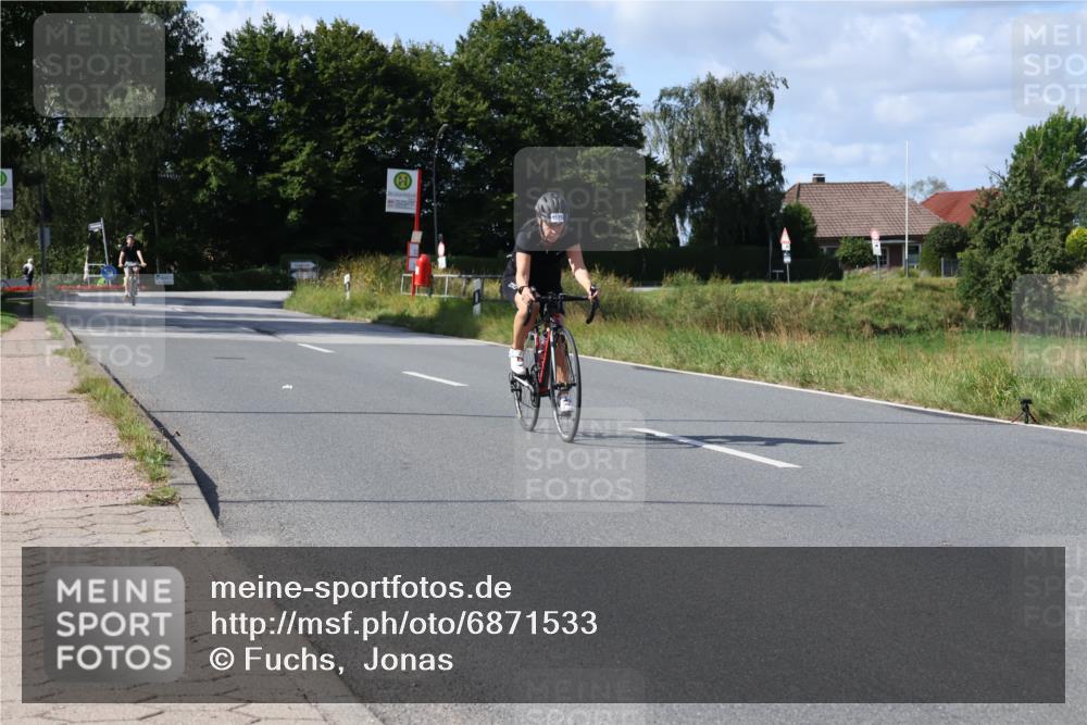 25.08.2024 - Elbe Triathlon Hamburg Fuchs,  Jonas http://msf.ph/oto/6871533 25.08.2024 11:13:23 Radfahren 1545, 1585 meine-sportfotos.de
