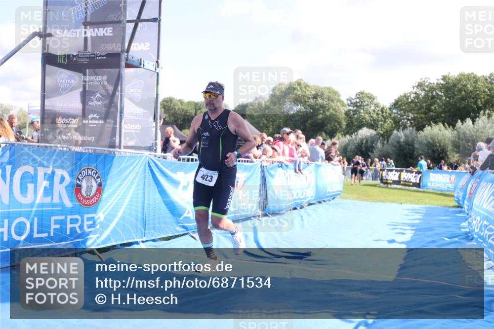25.08.2024 - Elbe Triathlon Hamburg H.Heesch http://msf.ph/oto/6871534 25.08.2024 11:36:39 Ziel 423, 498, 1430 meine-sportfotos.de