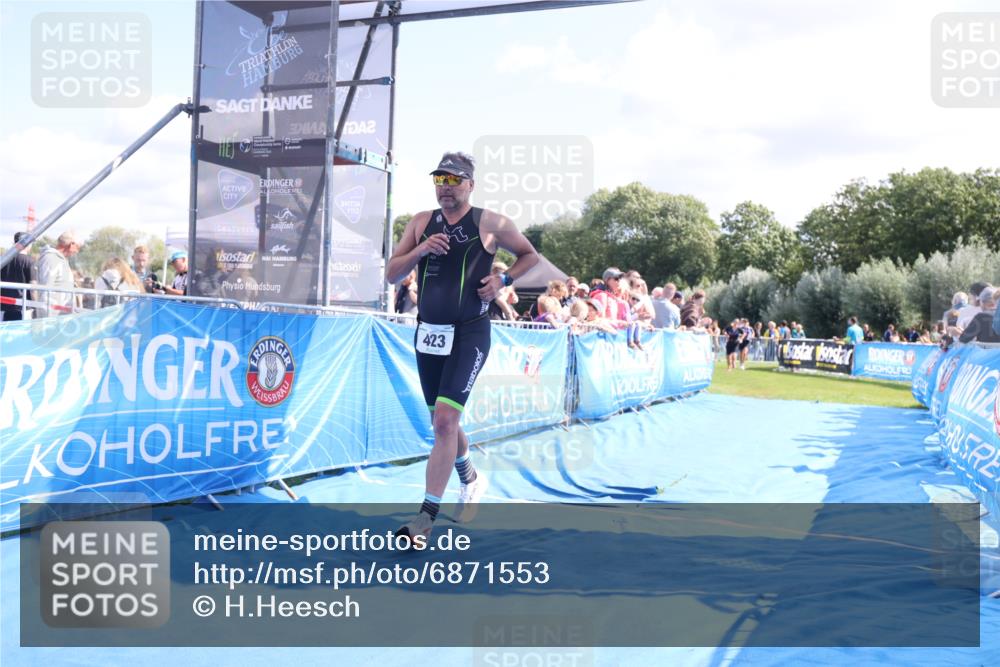 25.08.2024 - Elbe Triathlon Hamburg H.Heesch http://msf.ph/oto/6871553 25.08.2024 11:36:39 Ziel 423, 498, 1430 meine-sportfotos.de