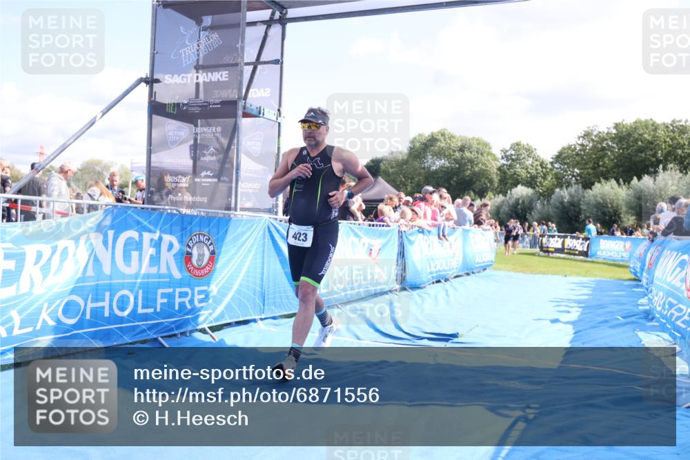 25.08.2024 - Elbe Triathlon Hamburg H.Heesch http://msf.ph/oto/6871556 25.08.2024 11:36:39 Ziel 423, 498, 1430 meine-sportfotos.de