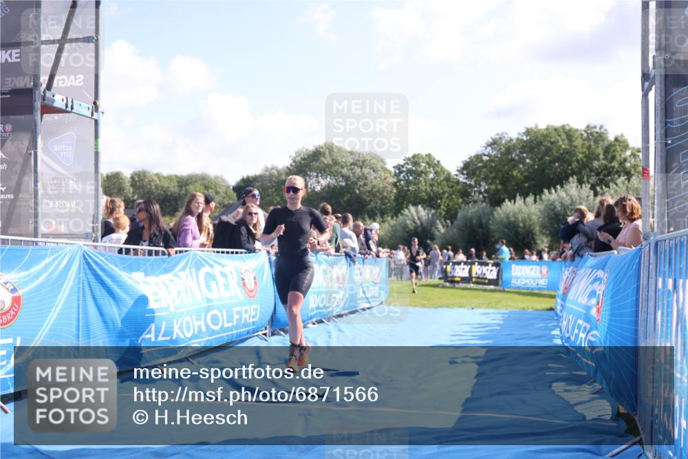 25.08.2024 - Elbe Triathlon Hamburg H.Heesch http://msf.ph/oto/6871566 25.08.2024 11:09:38 Ziel 419, 469 meine-sportfotos.de